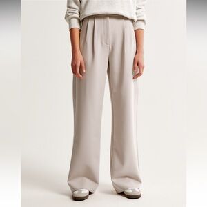 NWT - Abercrombie & Fitch Sloane Pant